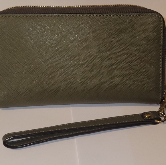 Large Leather Smartphone Wristlet (Olive Green) - Picture 5 of 5